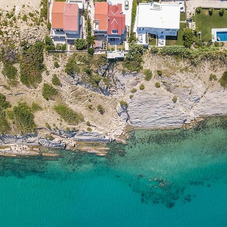 A White Cliffside Studio Pag Town Exterior foto